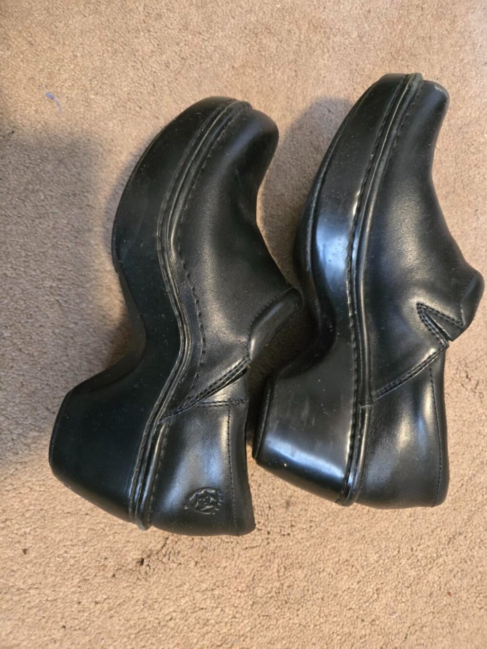 Ariat black leather clogs size 7